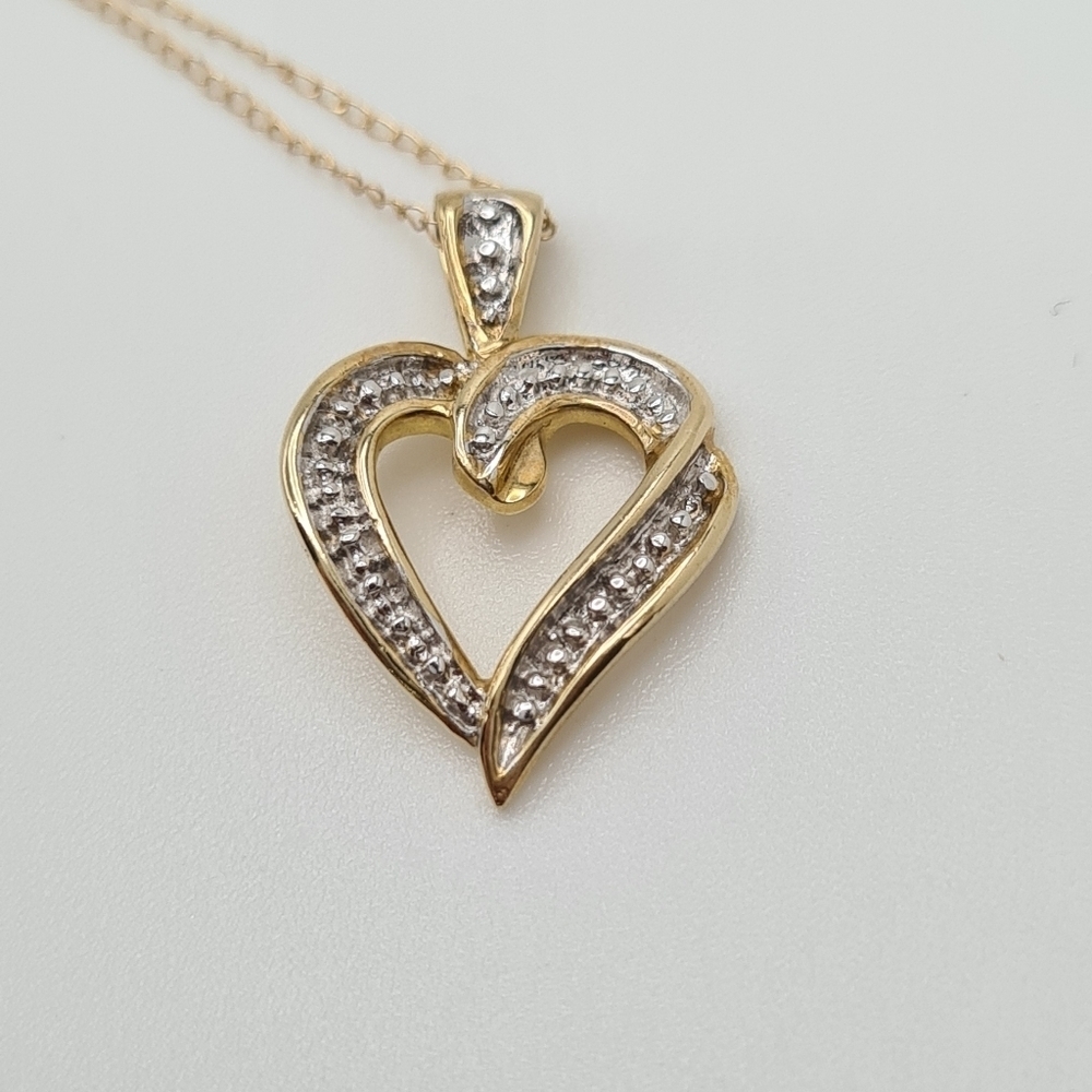 10K Solid Yellow Gold Heart Pendant Necklace 19" Chain